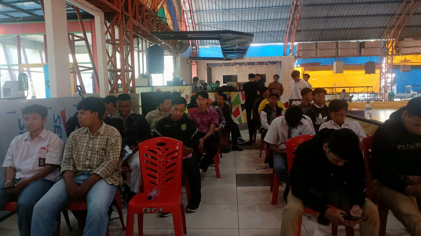 Turnamen Futsal PWI antar SMK Berhadiah Emas Batangan