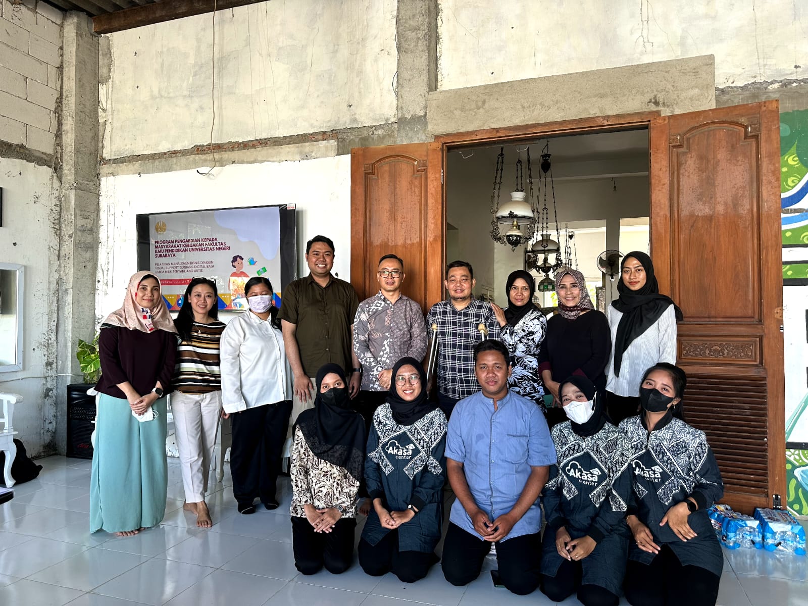 Tim Dosen FIP Unesa Bekali Guru di Surabaya Tingkatkan Keterampilan Manajemen Bisnis Siswa Autis